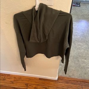 Green cropped hoodie